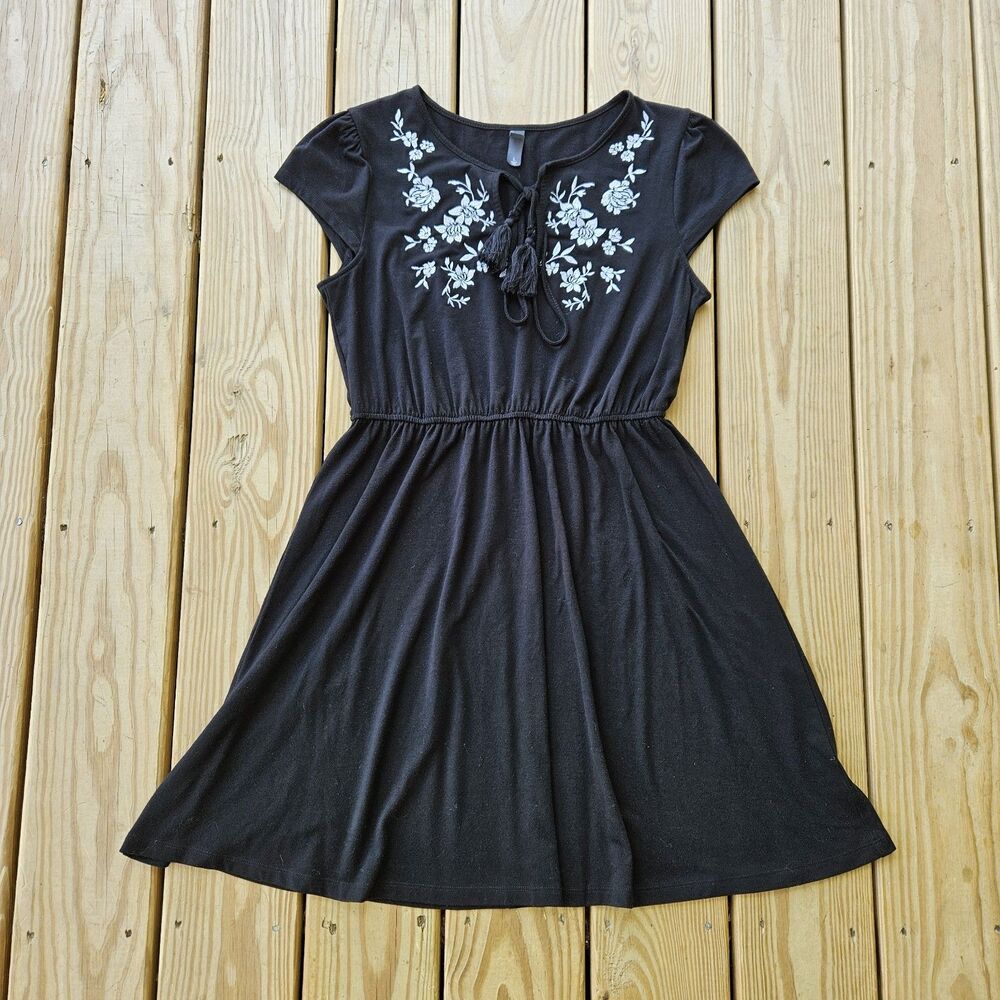 Alya Black Short Sleeve Floral Embroidered Mini Dress Tassel Neck Boho Large